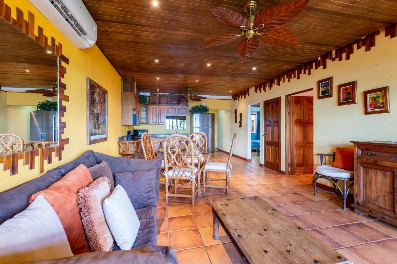 Warm Interiors And Orange Hues On Ground Floor In Front Of Beach Playa Flamingo Exteriér fotografie