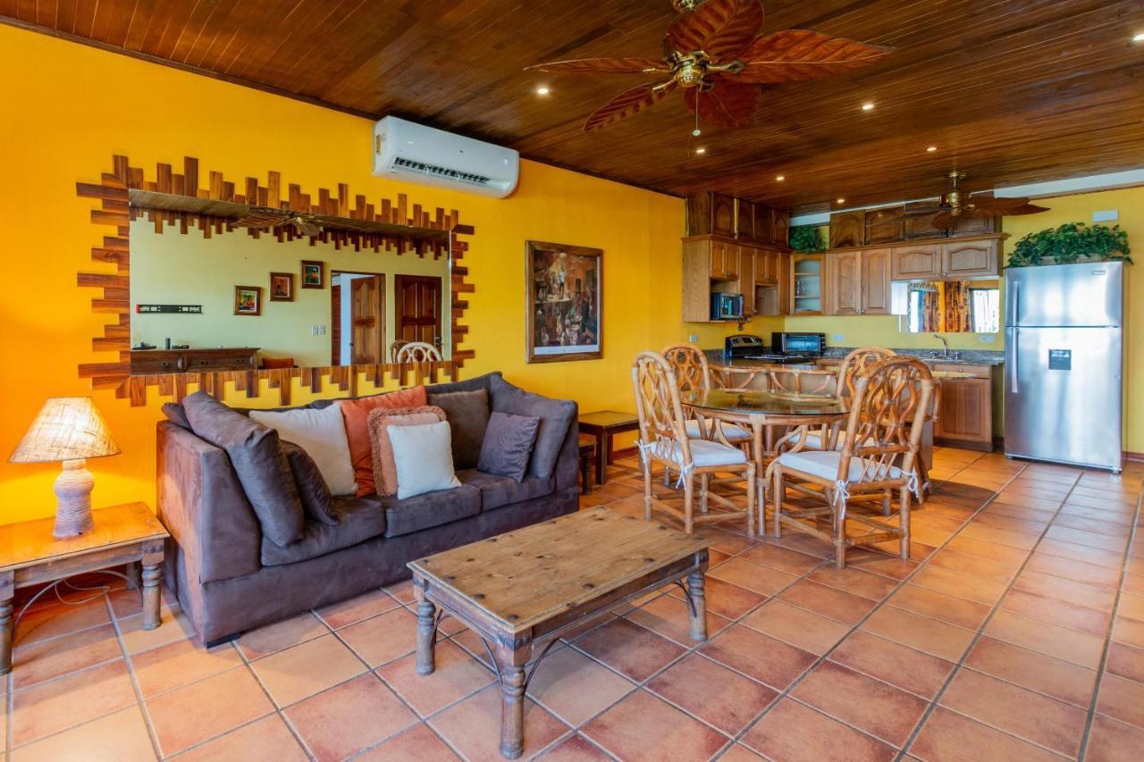 Warm Interiors And Orange Hues On Ground Floor In Front Of Beach Playa Flamingo Exteriér fotografie