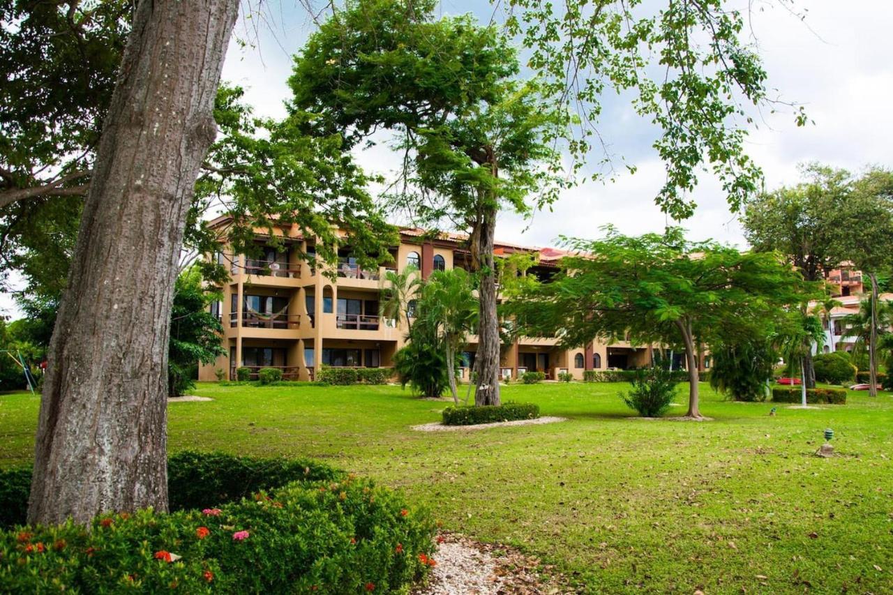 Warm Interiors And Orange Hues On Ground Floor In Front Of Beach Playa Flamingo Pokoj fotografie